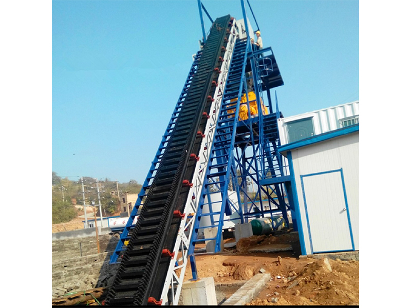 大傾角皮帶輸送機